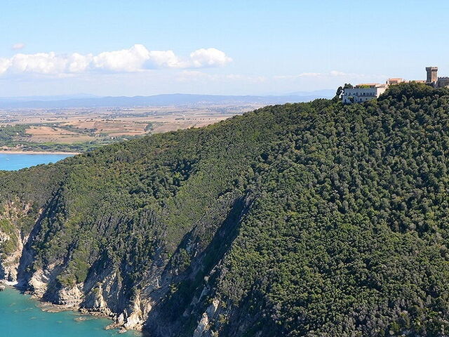 Baratti and Populonia: between Natural Beauties and Etruscan History