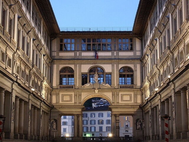 A Tour Inside the Beautiful Uffizi Gallery