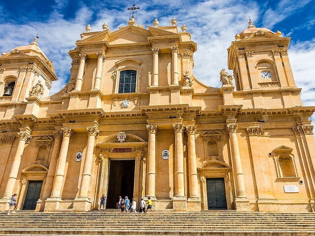 What to See in Val di Noto: a Tour between 8 Baroque Cities