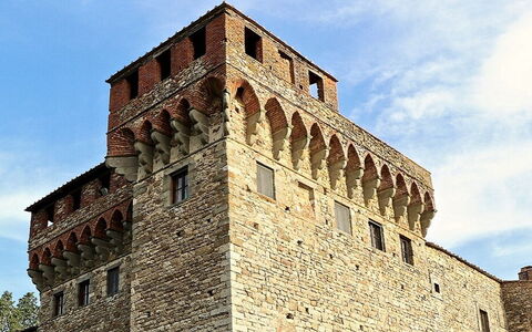 Mystery, Magic and Ghosts: the Castle of Lari