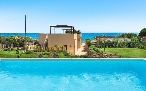 5 Dream Homes on the Beach