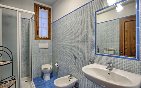 Accommodation Casa Rossa 4: Bathroom