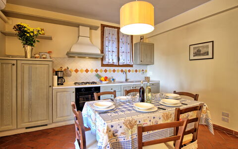 Accommodation Casa Rossa 4: Dining Room, Kitchen