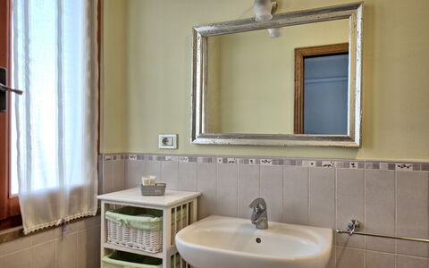 Accommodation Casa Rossa 6: Bathroom