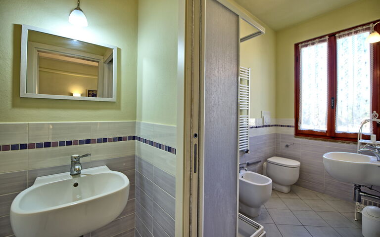 Accommodation Casa Rossa 7: Bathroom
