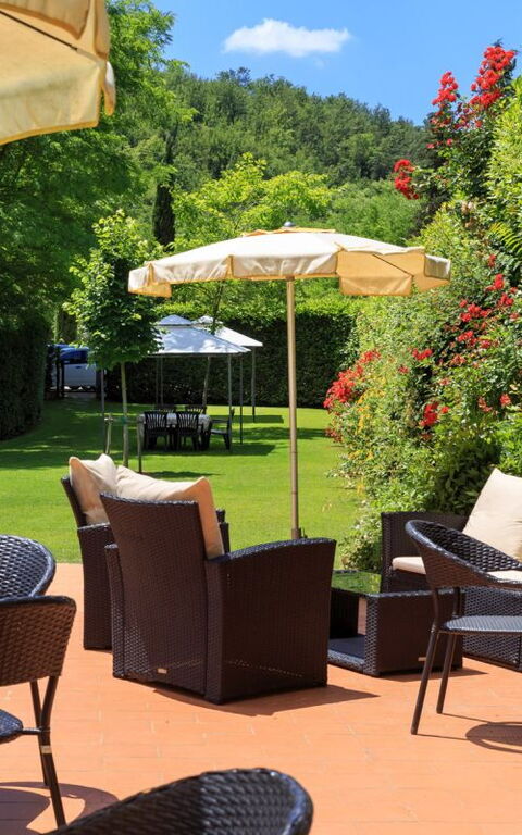 Palazzo a Greve: Outdoor, Summer