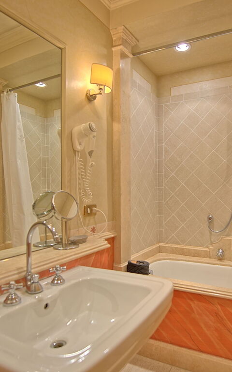 Castello Leopoldo: Bathroom