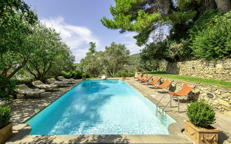 Castello Leopoldo: Garden, Pool