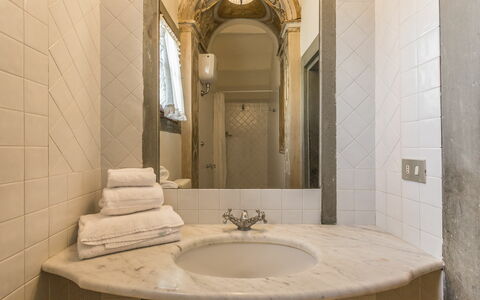 Accommodation La Grotta: Bathroom