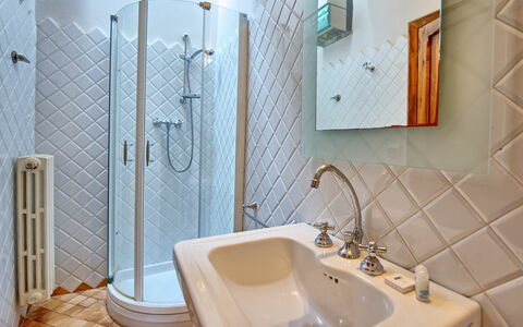 Accommodation Montegufoni 19b: Bathroom