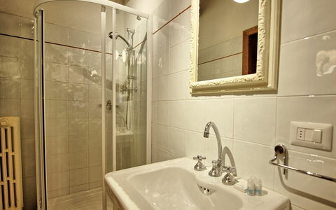 Accommodation Montegufoni 19b: Bathroom