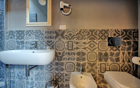Accommodation Montegufoni 22: Bathroom