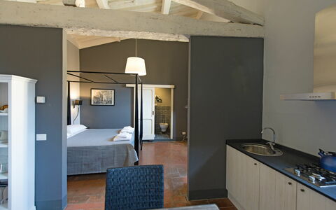 Accommodation Montegufoni 22: Dining Room, Kitchen, Living Room