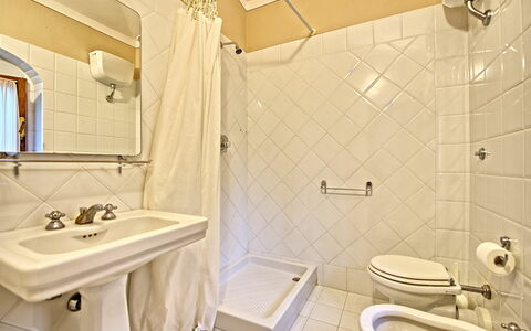 Accommodation Villa Acciaioli: Bathroom