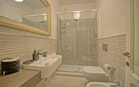Accommodation Montegufoni 18: Bathroom
