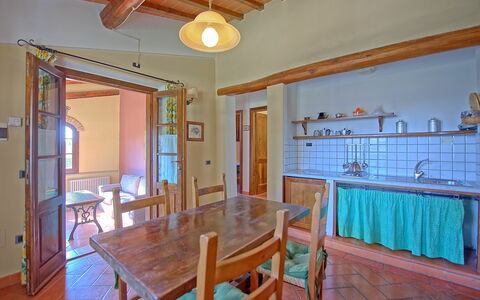 Accommodation Forno: Dining Room, Kitchen