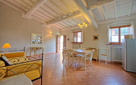 Accommodation Acciaioli 4: Dining Room, Living Room