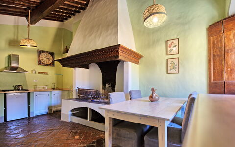 Accommodation Montegufoni 29: Dining Room, Living Room