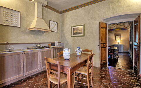 Accommodation Cupola: Dining Room, Kitchen