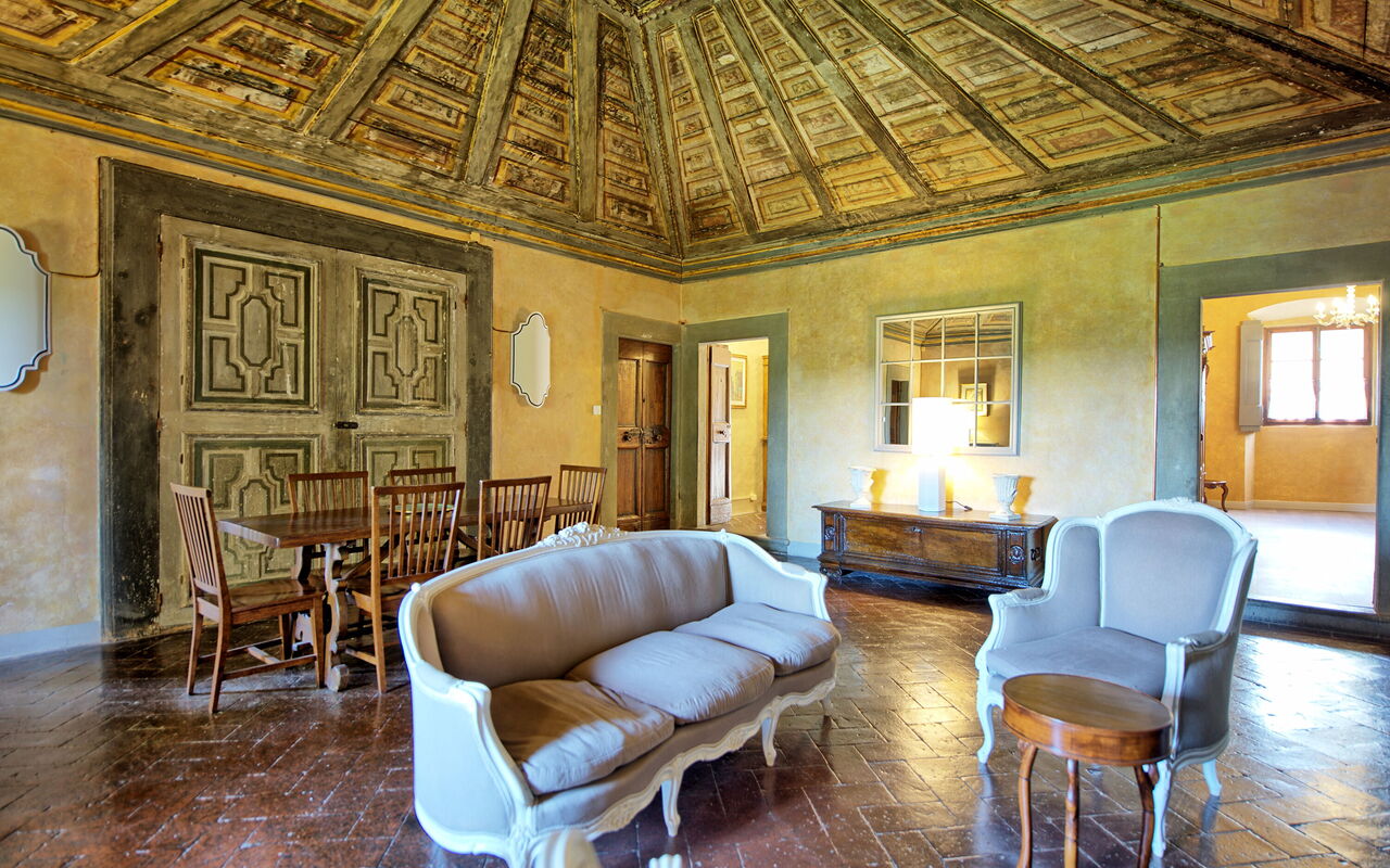 Accommodation Cupola: Dining Room, Living Room