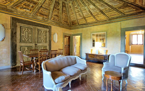 Accommodation Cupola: Dining Room, Living Room
