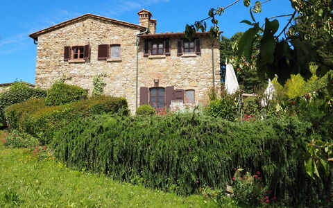 Accommodation Cornocchio 1: Building Exterior, Garden, Outdoor