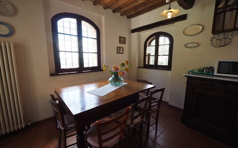 Accommodation Cornocchio 2: Dining Room, Kitchen