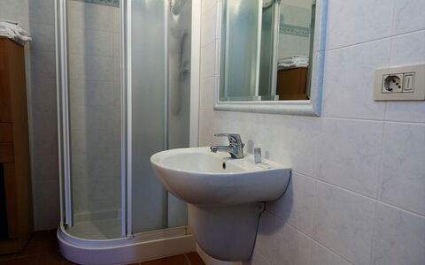 Accommodation Cornocchio 2: Bathroom