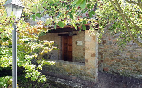 Accommodation Cornocchio 1: Building Exterior, Garden, Outdoor