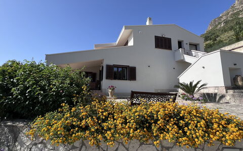 Accommodation Castellammare 3: Building Exterior