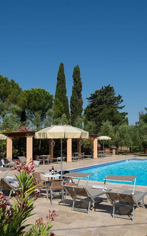 Montelopio: Building Exterior, Outdoor, Pool