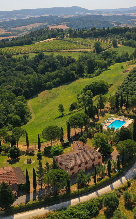 Montelopio: Pool, Scenic View