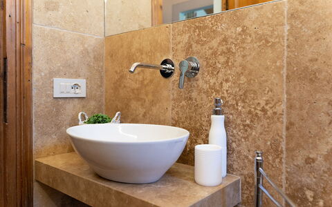 Accommodation Montelopio 1: Bathroom