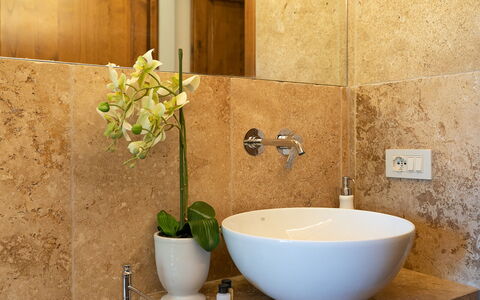 Accommodation Montelopio 8: Bathroom, Room Detail