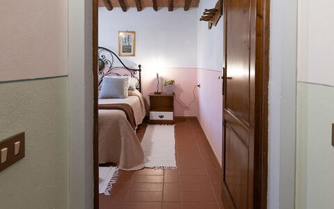 Accommodation Montelopio 8: Bedroom, Room Detail