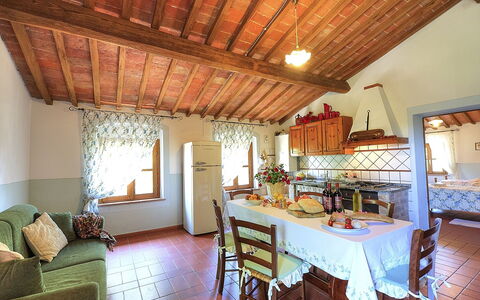 Accommodation Montelopio 4: Dining Room, Kitchen