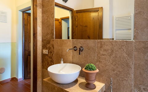 Accommodation Montelopio 4: Bathroom, Room Detail