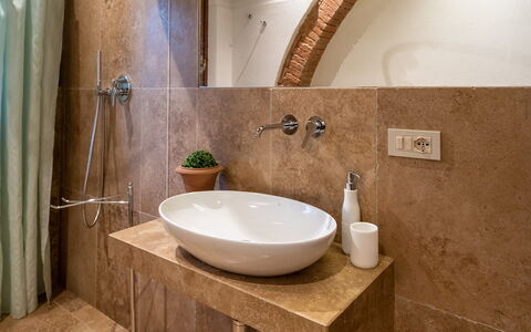 Accommodation Montelopio 3: Bathroom