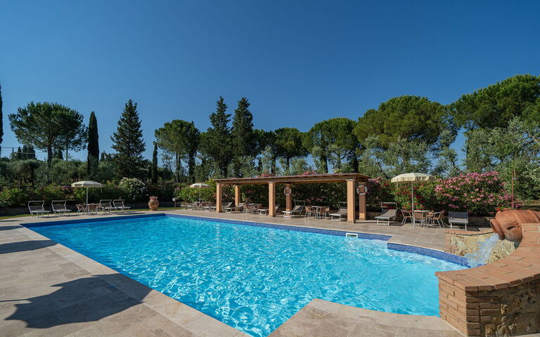 Montelopio: Building Exterior, Outdoor, Pool