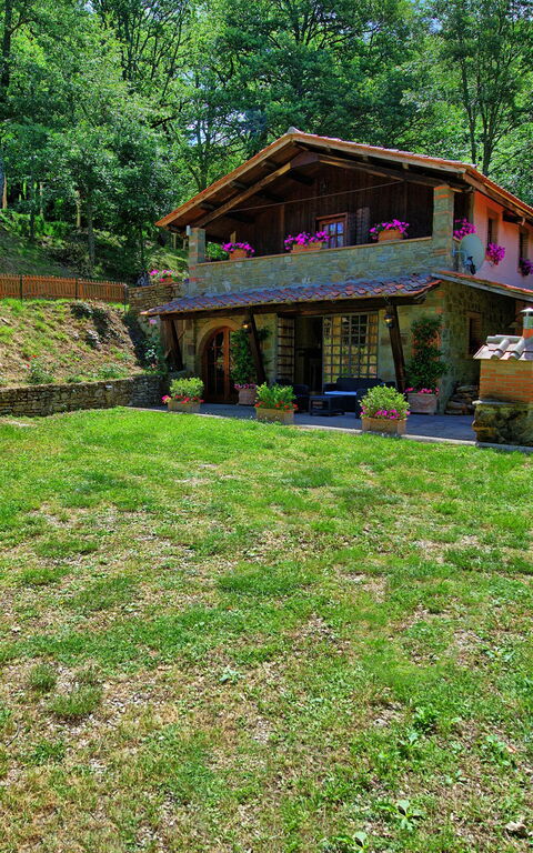 Villa Margherita: Building Exterior, Garden