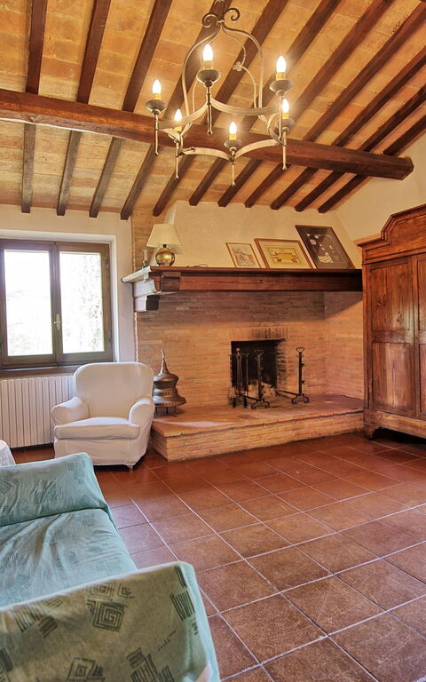 Casale Giulio: Living Room