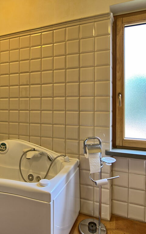 Villa Contessa: Bathroom, Hot Tub