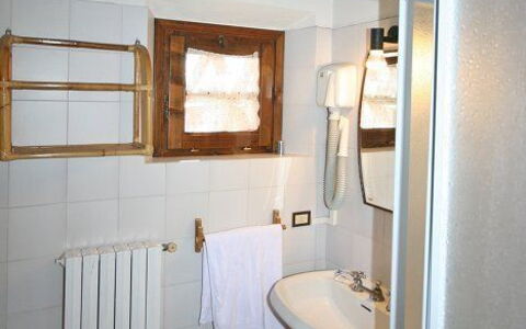 Accommodation La Selva 5: Bathroom