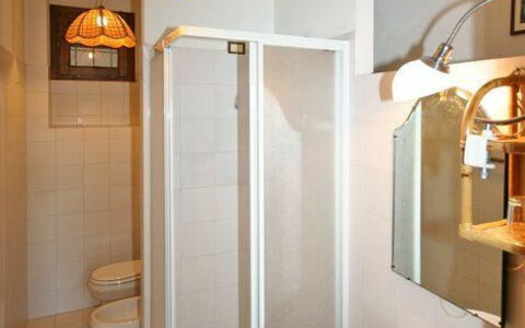 Accommodation La Selva 2: Bathroom