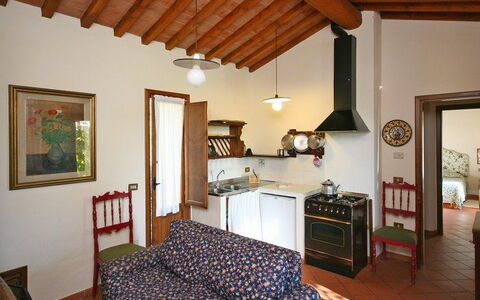 Accommodation La Selva 6: Dining Room, Living Room