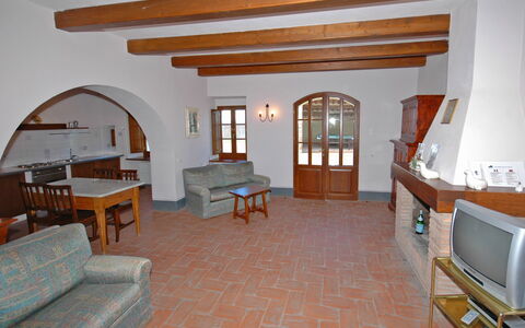 Accommodation Fornacino 5: Dining Room, Kitchen, Living Room