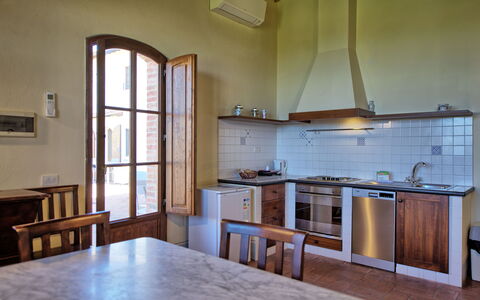 Accommodation Fornacino 1: Dining Room, Kitchen