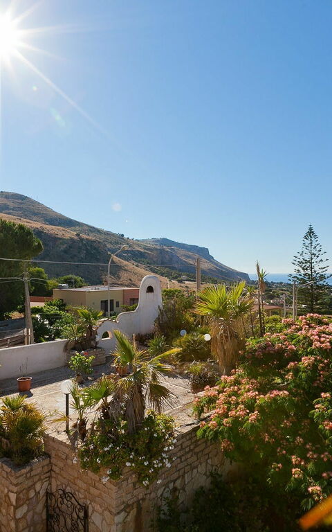 Villa Erice: Garden, Scenic View