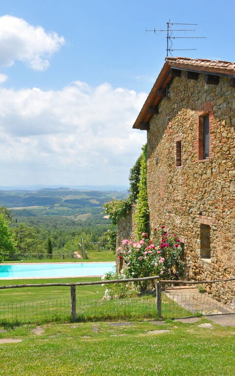 Podere Orietta: Building Exterior, Garden