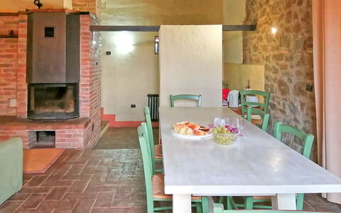 Accommodation Orietta 4: Dining Room, Living Room